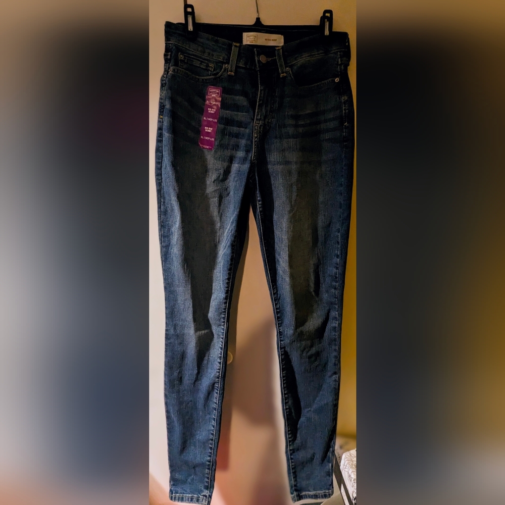 Levi's Signature Gold Mid Rise Skinny Jeans - BNWT